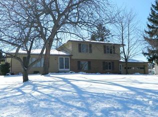 51 Saint James Dr, Webster, NY 14580