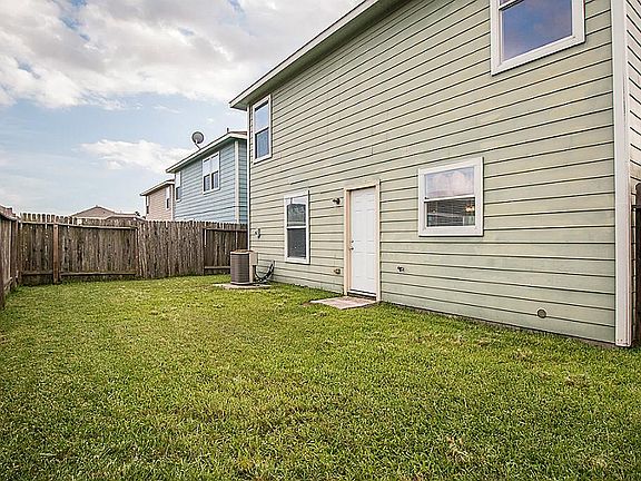 4th image of 21210 Linden House Ct