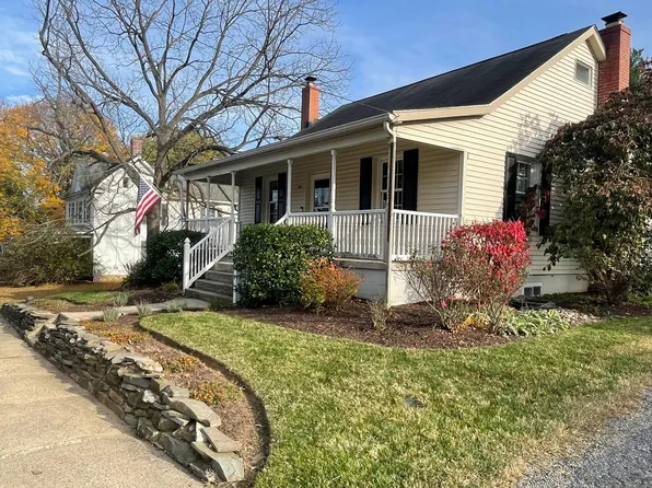20 E George St, Walkersville, MD 21793