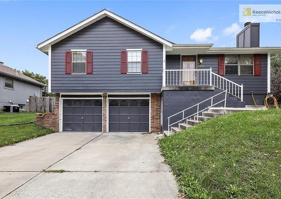 Cute raised ranch on fabulous street