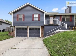 2005 NE Peters Dr, Lees Summit, MO 64086