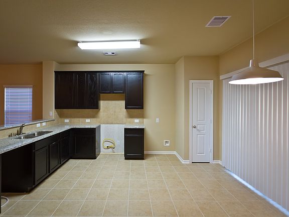 3rd image of 17431 Hannah Oaks Ln