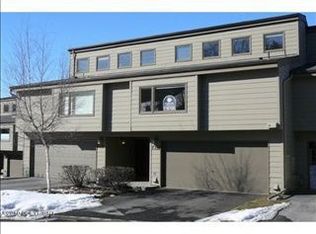 1025 Potlatch Cir, Anchorage, AK 99503