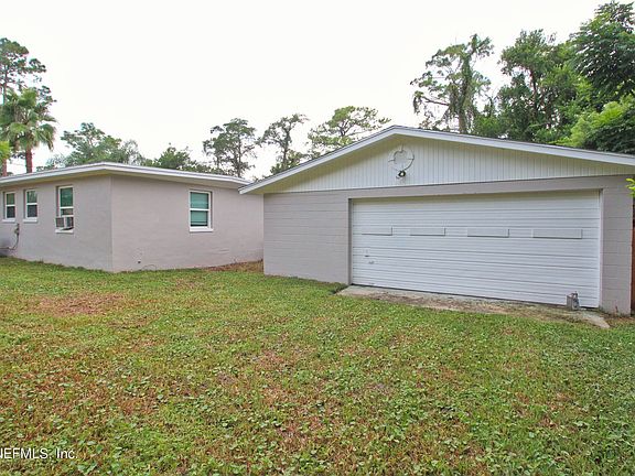 4th image of 7825 Eaton Ave