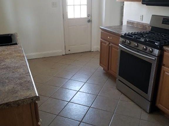 5th image of 1501 Beech St