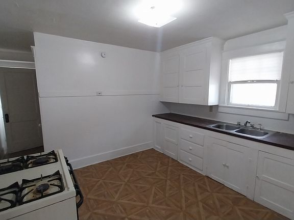 4th image of 54-56 Halls Heights Ave #2
