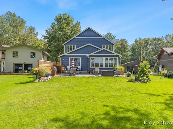 7121 Hass Dr NE, Comstock Park, MI 49321
