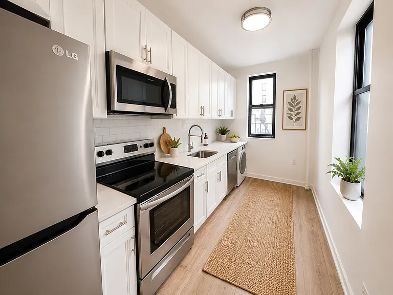 2647 Broadway #7NW — Photo 2