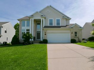 742 Maple Hill Ct SE, Ada, MI 49301