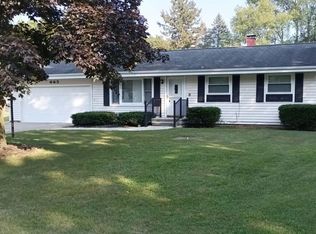 665 Langs Dr, Jonesville, MI 49250