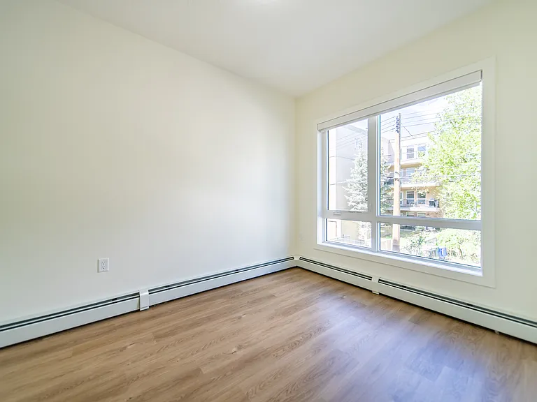 320 19th Ave SW — Photo 101