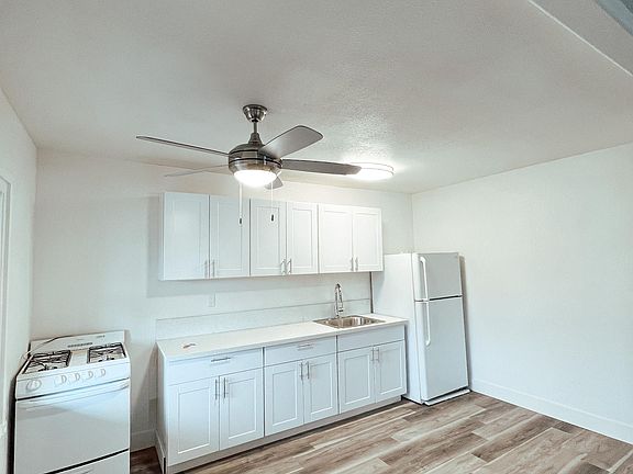 2nd image of 2401 24th St APT C
