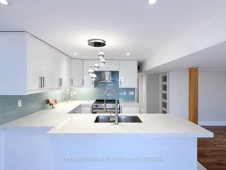 691 Shanahan Blvd — Photo 5