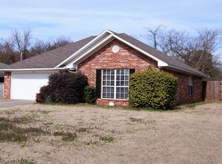 1819 E 20th St, Russellville, AR 72802