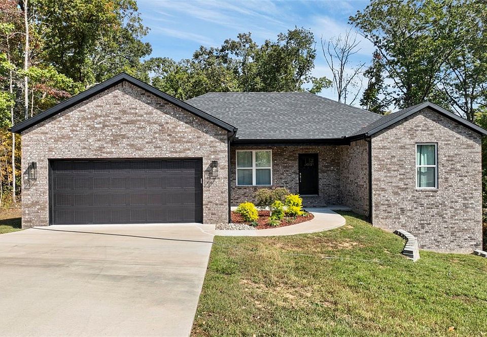 1st image of 7 Kirkdouglas Ln