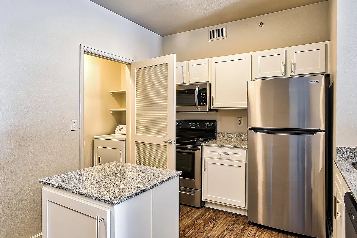 Shadow Mountain Apartments — Photo 1