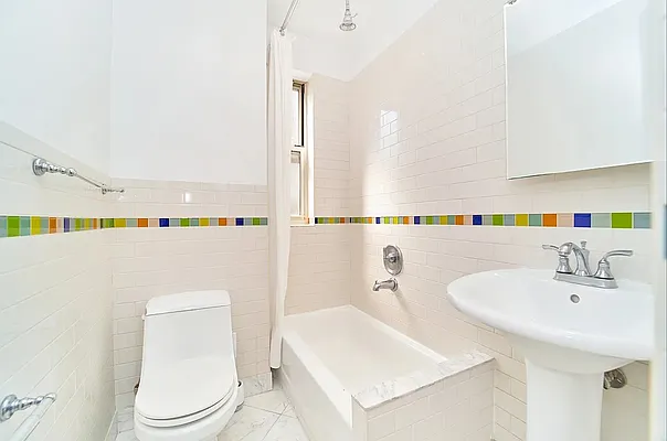 Bathroom, photo 1