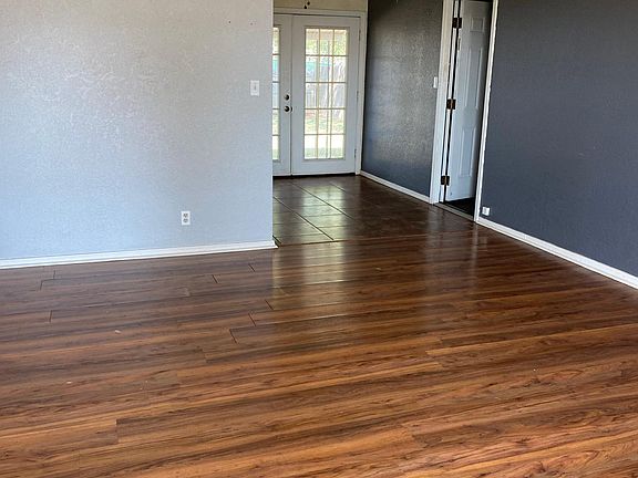 4th image of 121 Mockingbird Ln