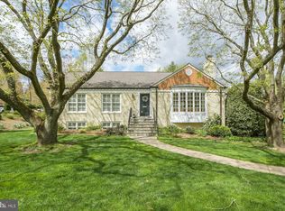 9228 Le Velle Dr, Chevy Chase, MD 20815