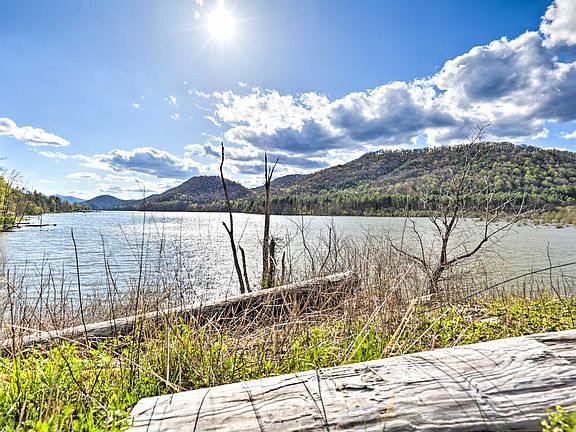 4th image of 129 Lakeview Terr Priv Dr #129