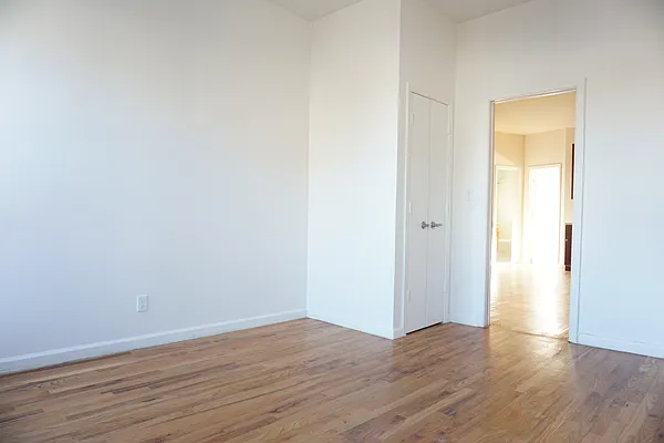 Rented by Rennit Inc. | media 30