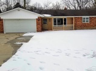 1569 Vancouver Dr, Saginaw, MI
