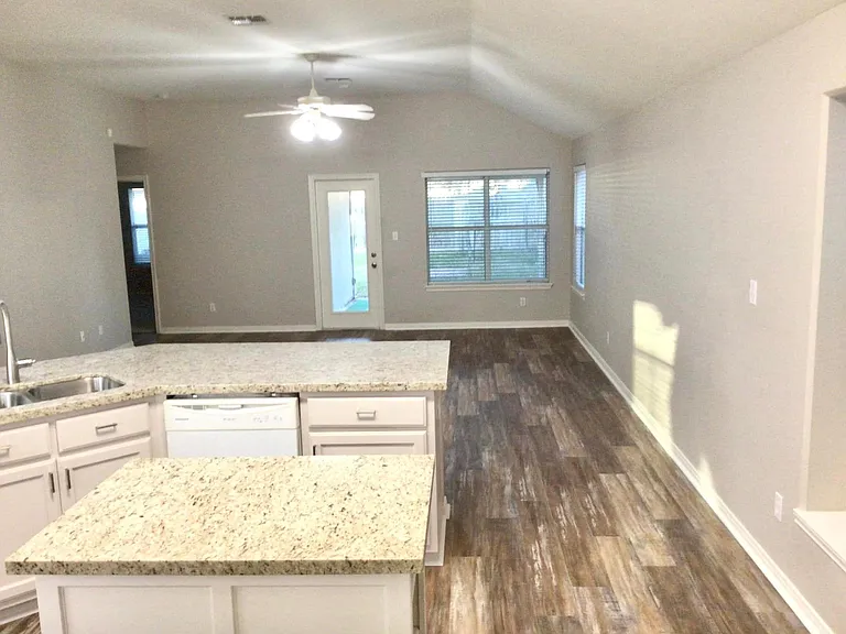 125 Riata — Photo 4
