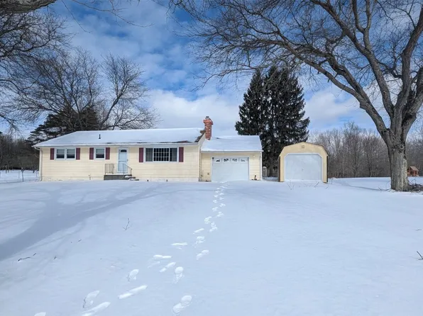 1914 Bornt Hill Rd, Endicott, NY 13760