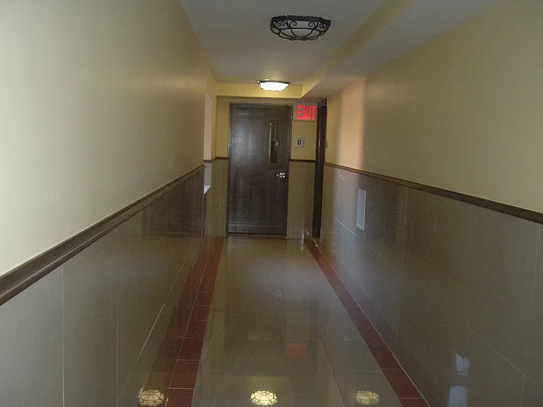 312 W Gun Hill Rd — Photo 8