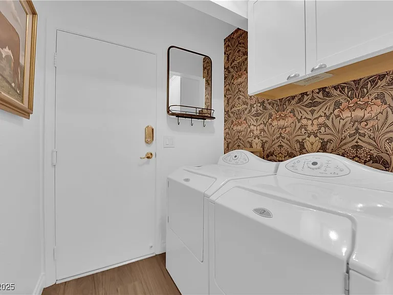 148 Triberg Ct — Photo 21