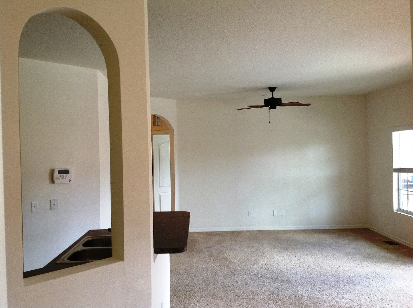2 Bed /2 bath with Garage - Jefferson Green At Anthem Park — Photo 4
