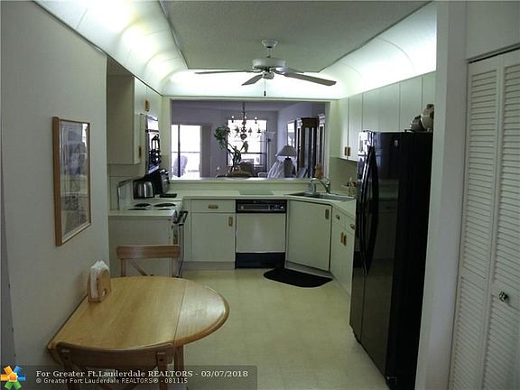 3rd image of 7348 Fairfax Dr #208