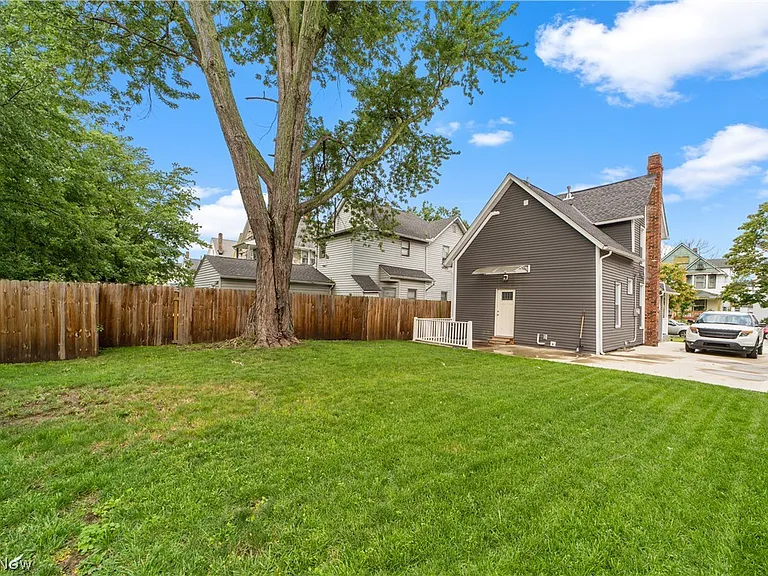 3251 Marvin Ave — Photo 25
