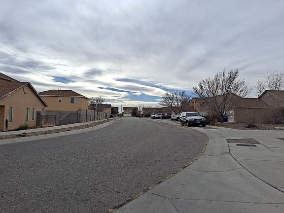 5th image of 609 Minaret Dr SW