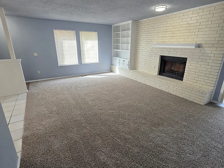 7005 Pebble Ln #7005 — Photo 3