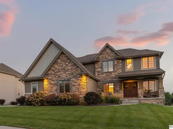 17807 Burdette St, Omaha, NE 68116