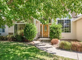 927 SW Princess Cir, Grants Pass, OR 97527