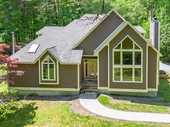 491 Cross St, Carlisle, MA 01741