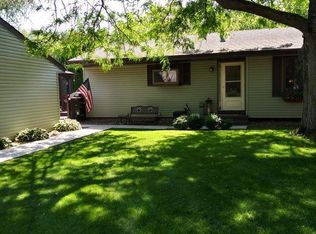 11608 Red Fox Dr, Osseo, MN 55369
