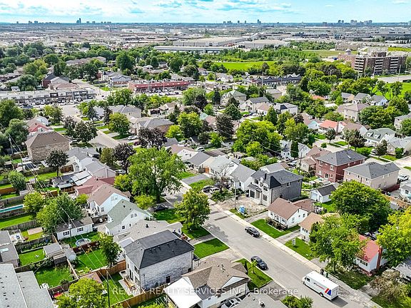 3rd image of 3051 Churchill Ave