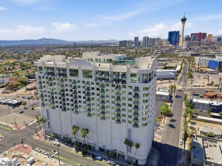 900 S Las Vegas Blvd #1215 — Photo 36