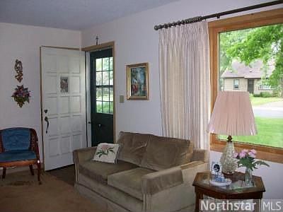 3rd image of 4752 Heights Dr NE