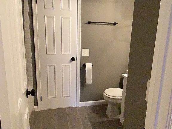 5th image of 6016 Westbourne Pl