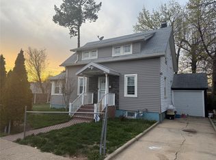 15 Elizabeth Ave, Hempstead, NY 11550