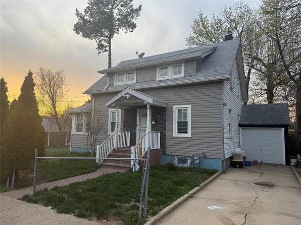 15 Elizabeth Avenue, Hempstead, NY 11550