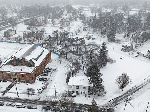 2nd image of 233 Cedar St