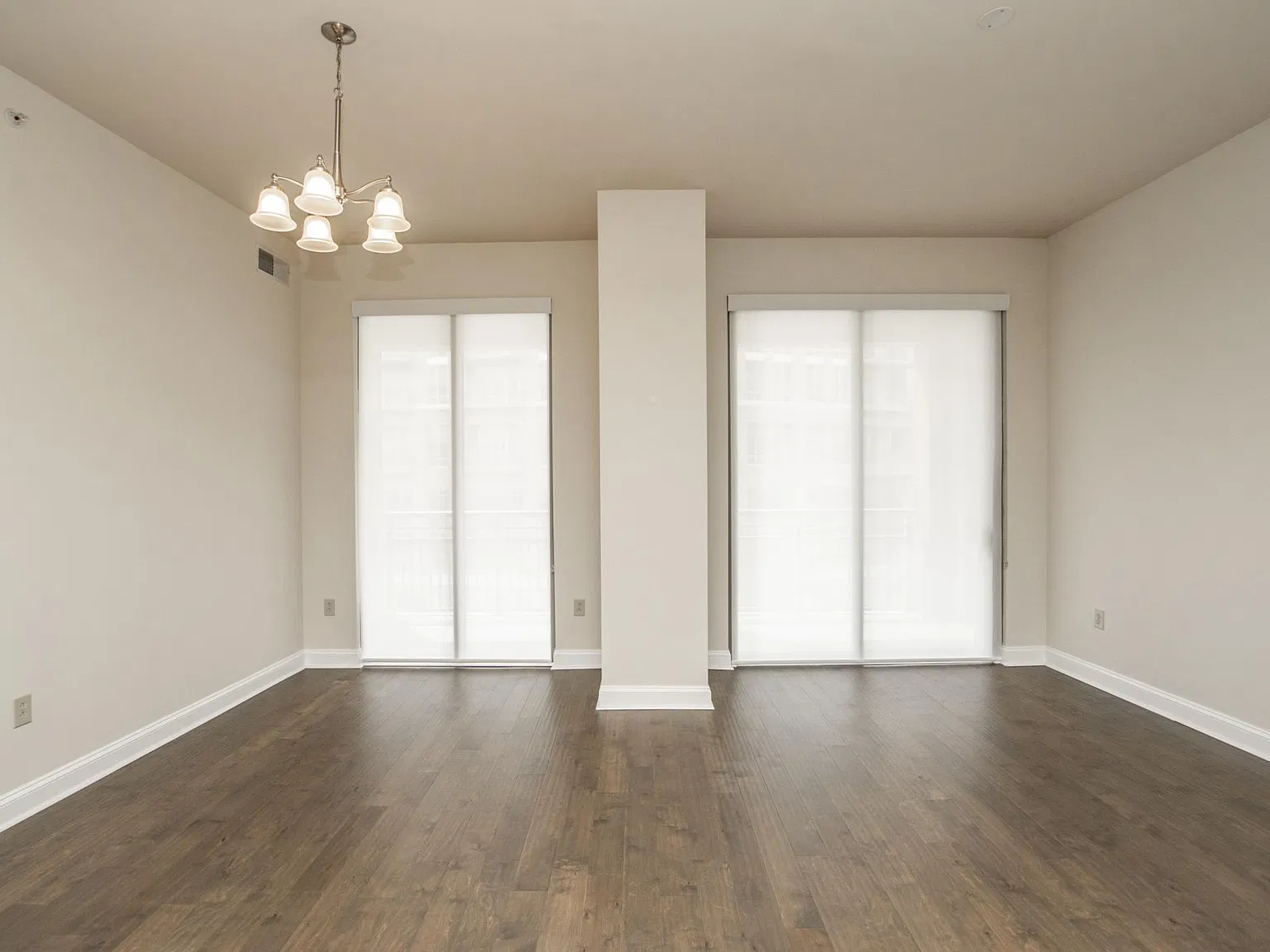 2 bed, 1200 sqft, $2,595 — Photo 4