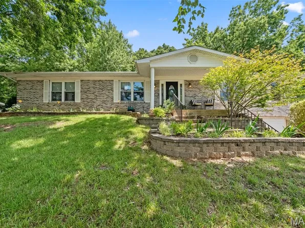 1745 Woodwind Dr, Imperial, MO 63052