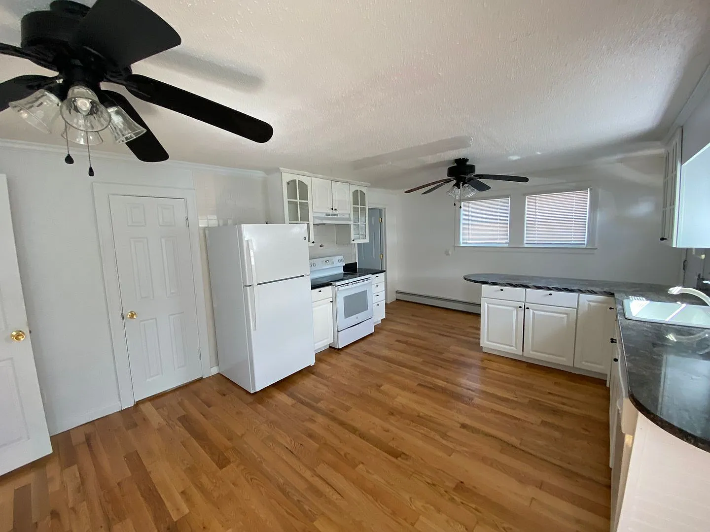 4-6 Oliver Ct — Photo 2