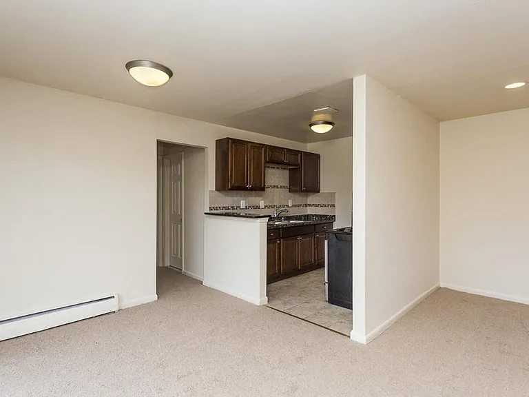 Bennington Station Apartments — Photo 10
